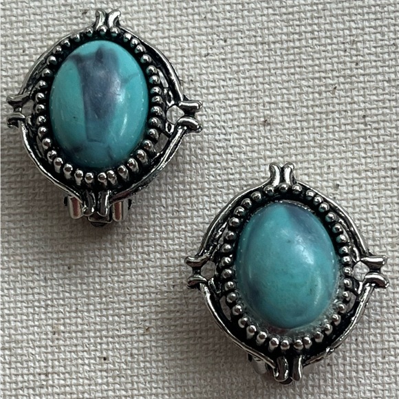 Vintage Turquoise-Style Clip-On Earrings - Picture 1 of 2